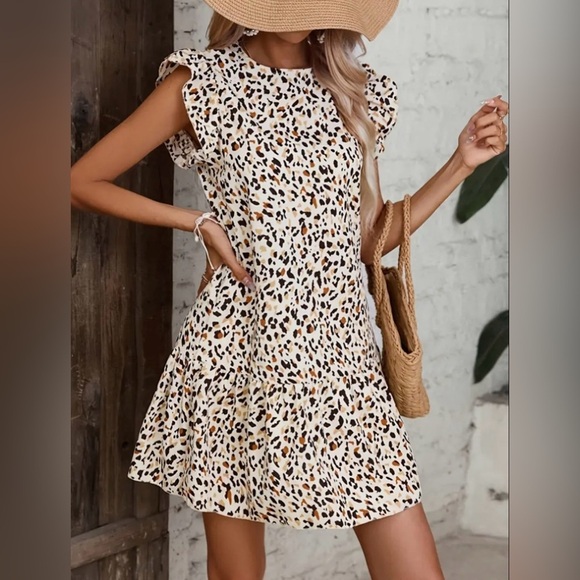 Dresses & Skirts - Women's leopard print dress